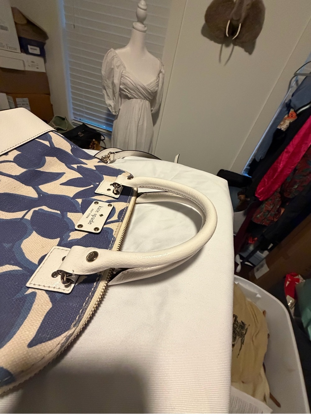 Kate Spade Wellesley Leaves
Canvas Rachelle Purse - Picture 13 of 16